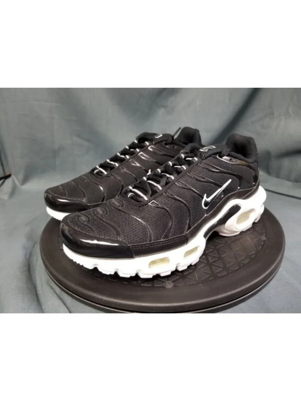 Nike Air Max Plus Black White Women's DM2362 001 Size 7.5 NEW NO BOX!